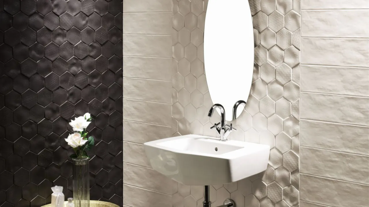 mała łazienka płytki strukturalne 3D