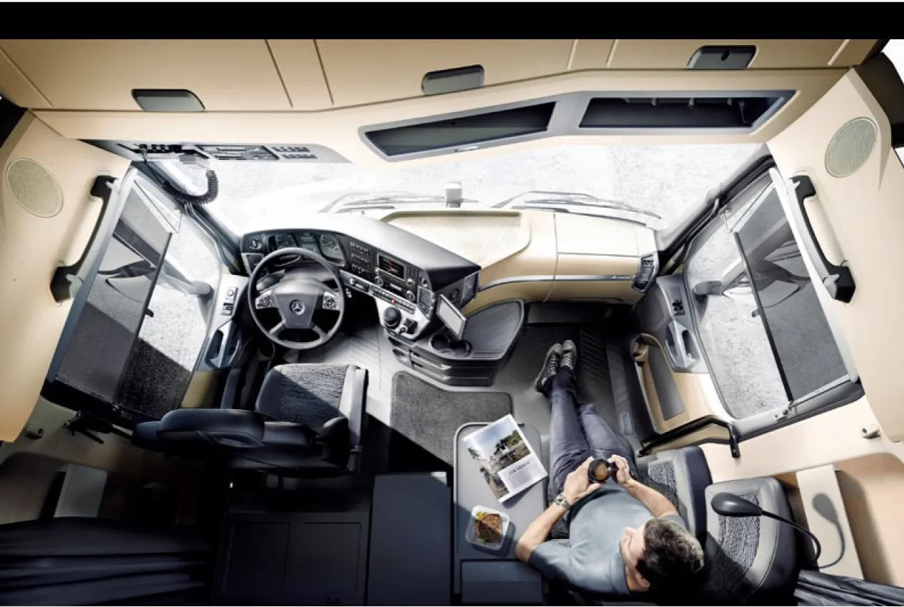 Por&oacute;wnanie kabin ciężar&oacute;wek do 12 ton wnętrze