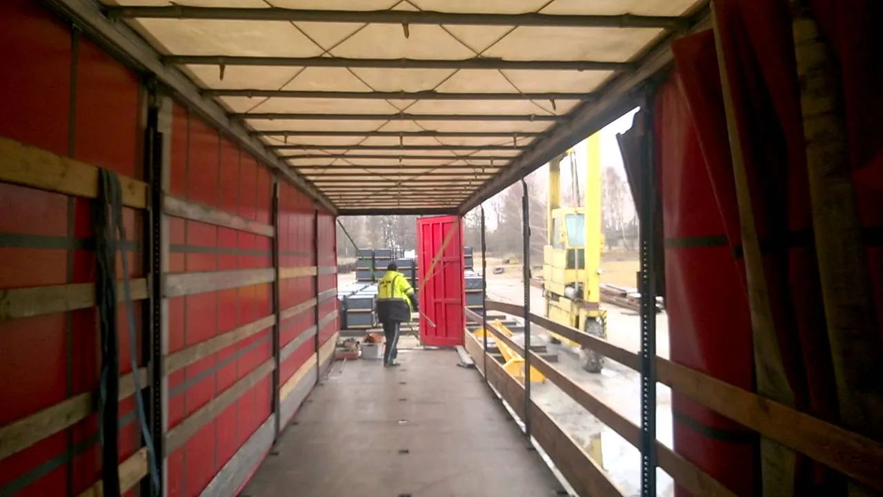 Otwieranie dachu naczepy firanki mechanizm