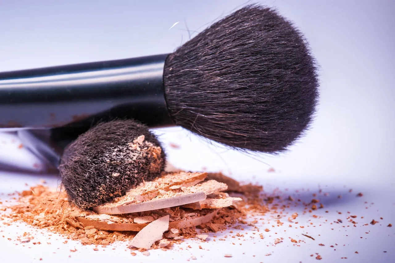 Empfindliche Stoffe Make-up Flecken entfernen Anleitung