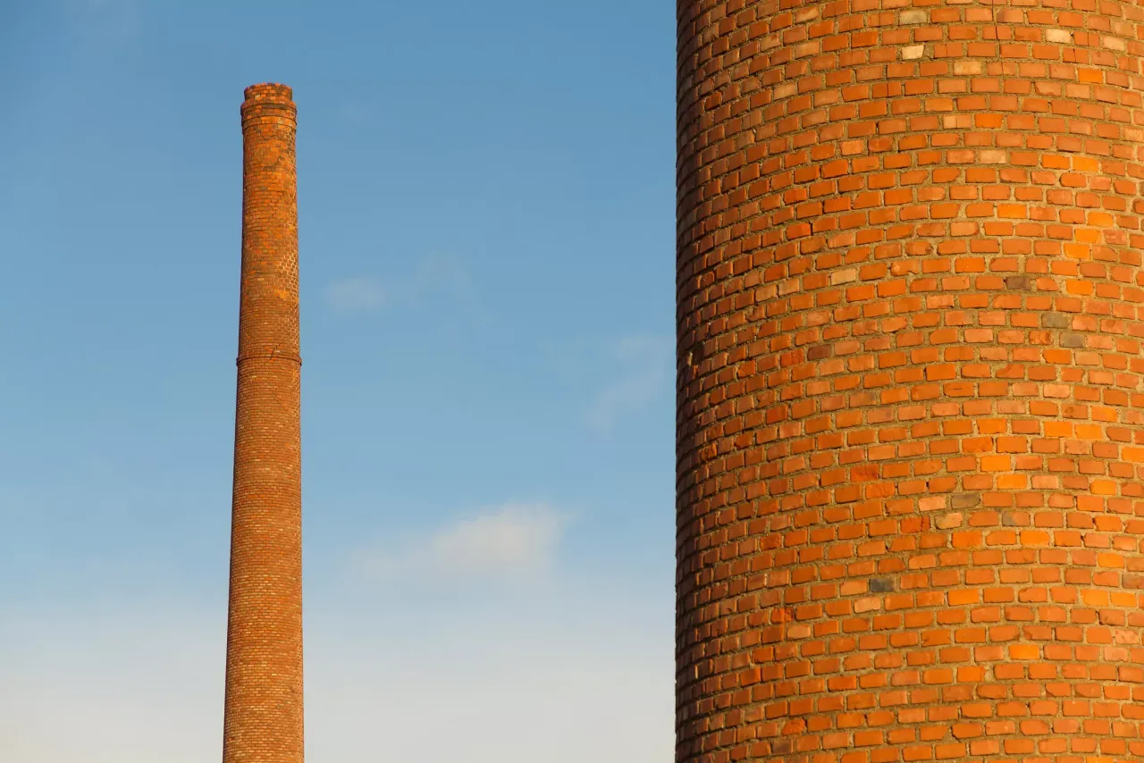 Projekt rozbi&oacute;rki komina przemysłowego