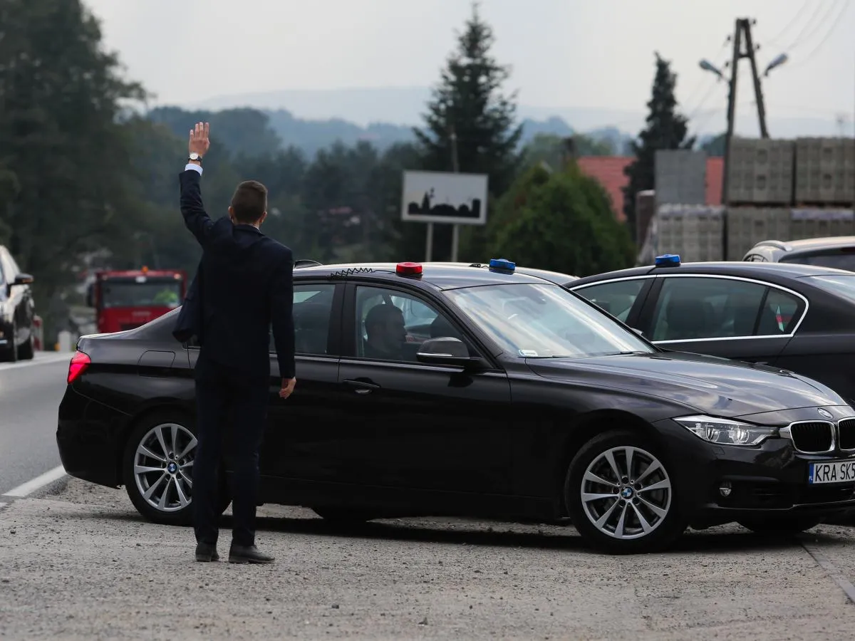 SOP vs BOR logo por&oacute;wnanie