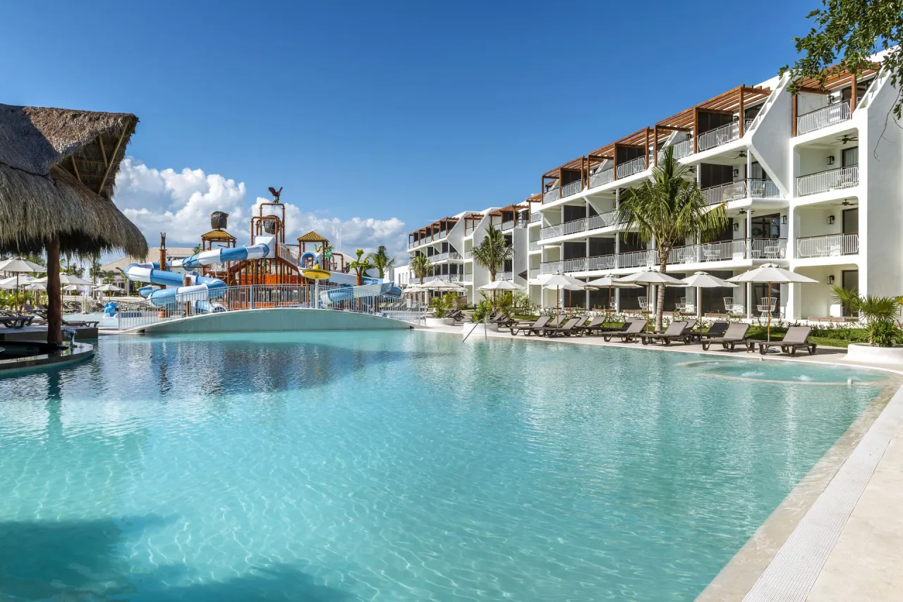 Zdjęcie Ile trwa pobyt w hotelu Paradise? Sprawdź czas rezerwacji i dojazdu