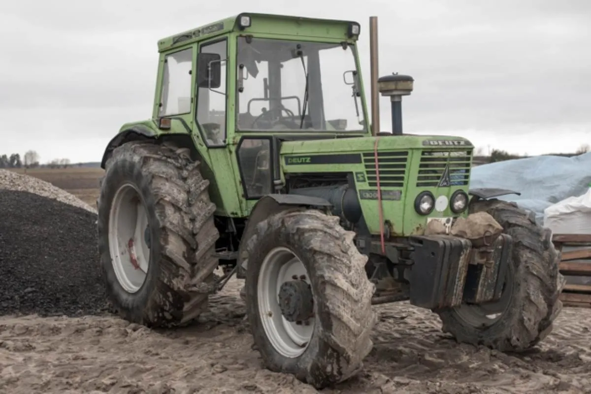 ciągnik rolniczy bez rejestracji