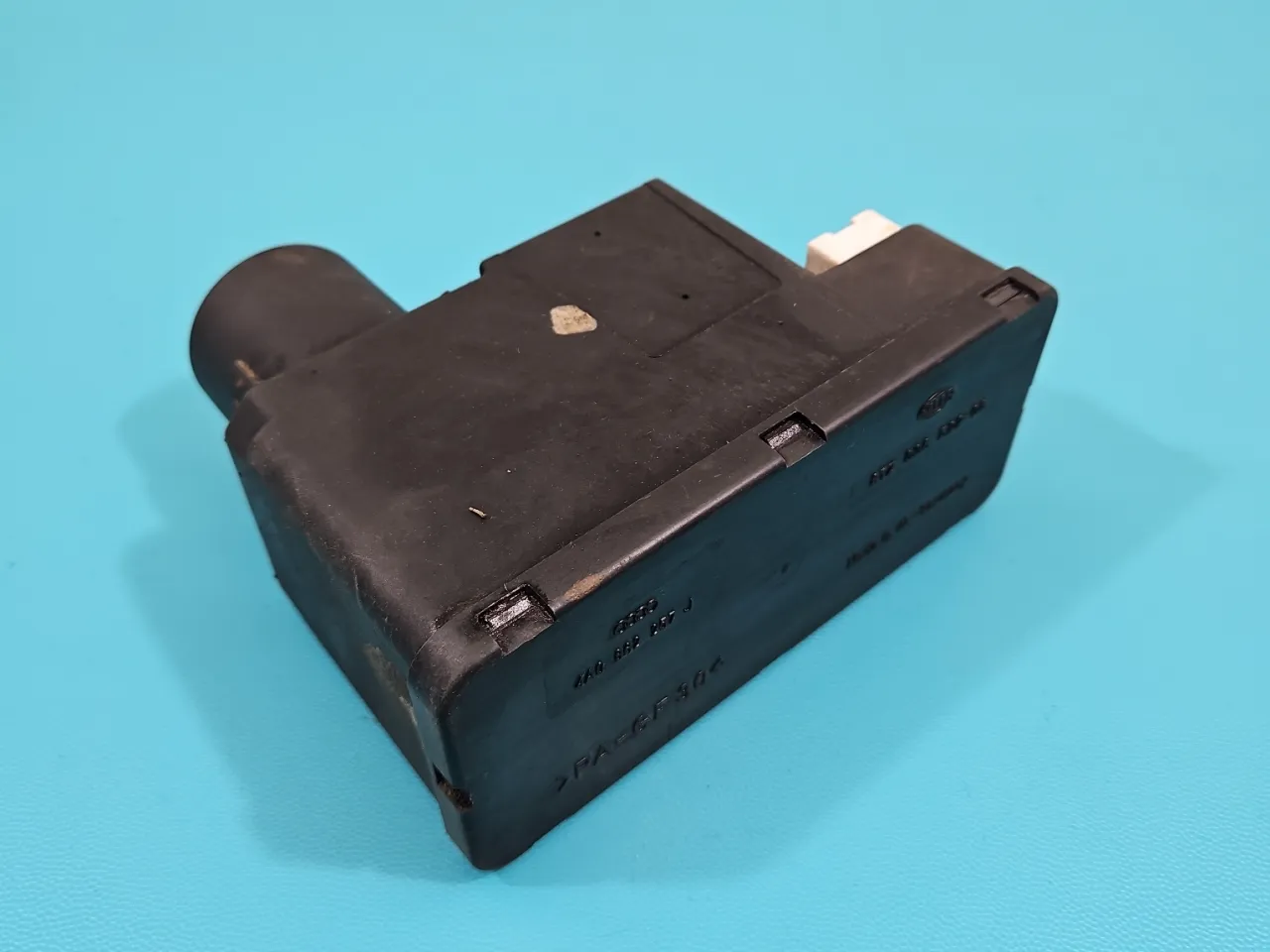 Audi A4 B5 zalana pompka centralnego zamka