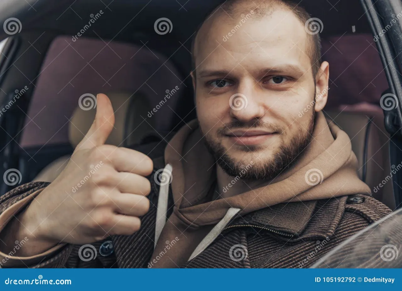 spokojna osoba medytująca w samochodzie