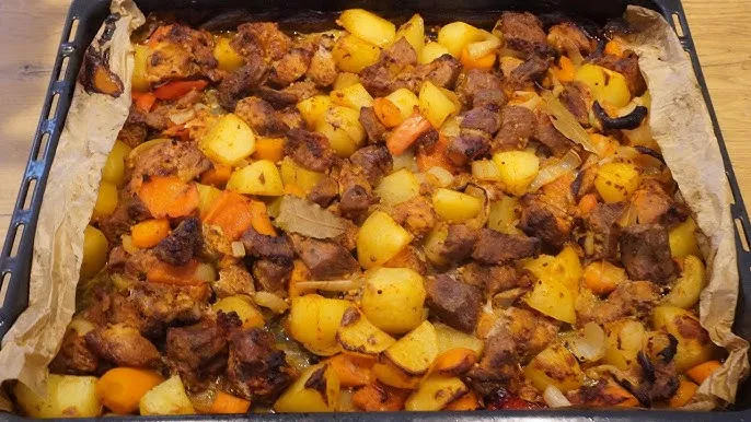 karkówka pieczona z ziemniakami i warzywami