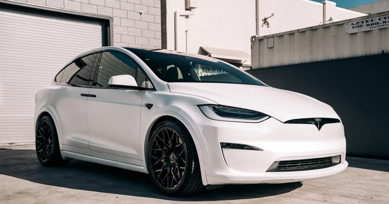 Tesla bez wlewu paliwa