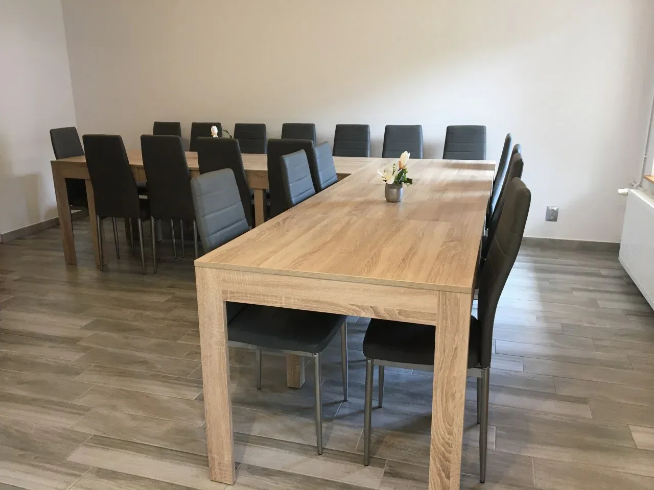 Dom Opieki Pod Złotym Dębem wnętrze pokoju lub jadalni