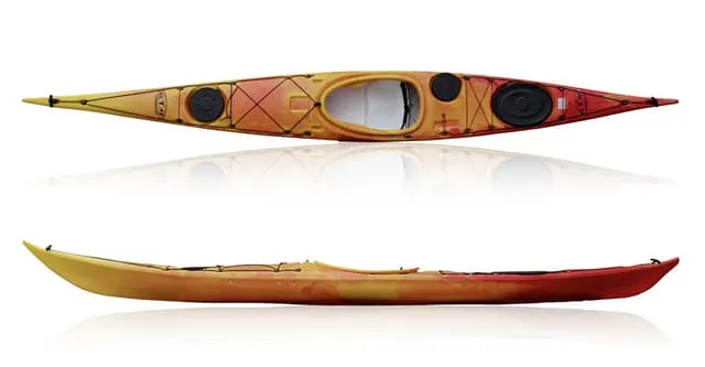 Zdjęcie Budowa kajaka z polietylenu: czy to możliwe w domu?