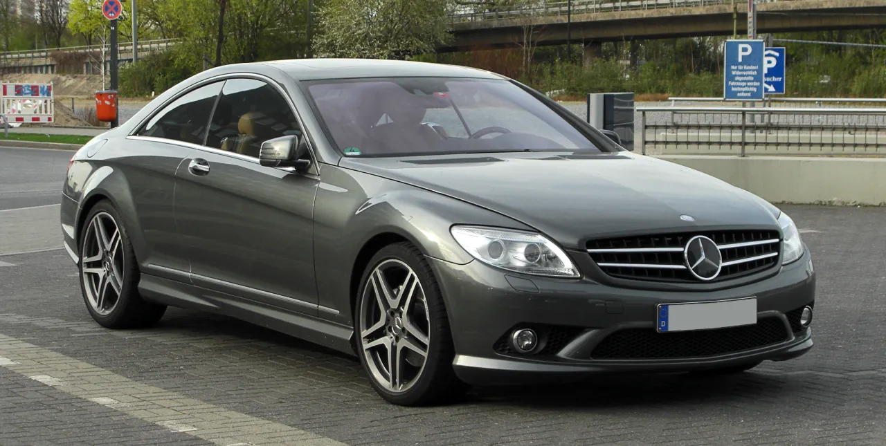 Zdjęcie Mercedes-Benz CL 63 AMG: Luksus, osiągi i najważniejsze informacje