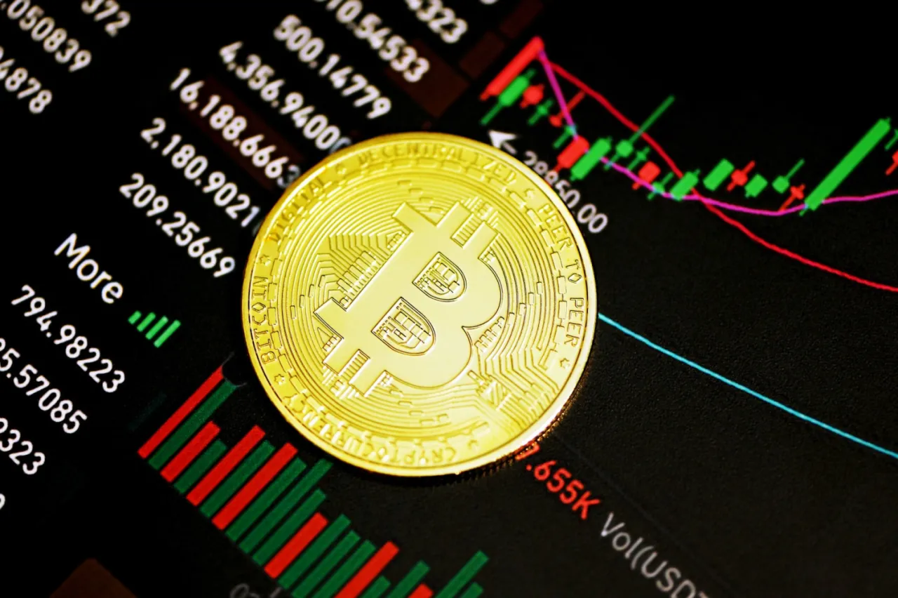 Zdjęcie Kryptowaluty jak inwestować: unikaj najczęstszych błędów inwestycyjnych