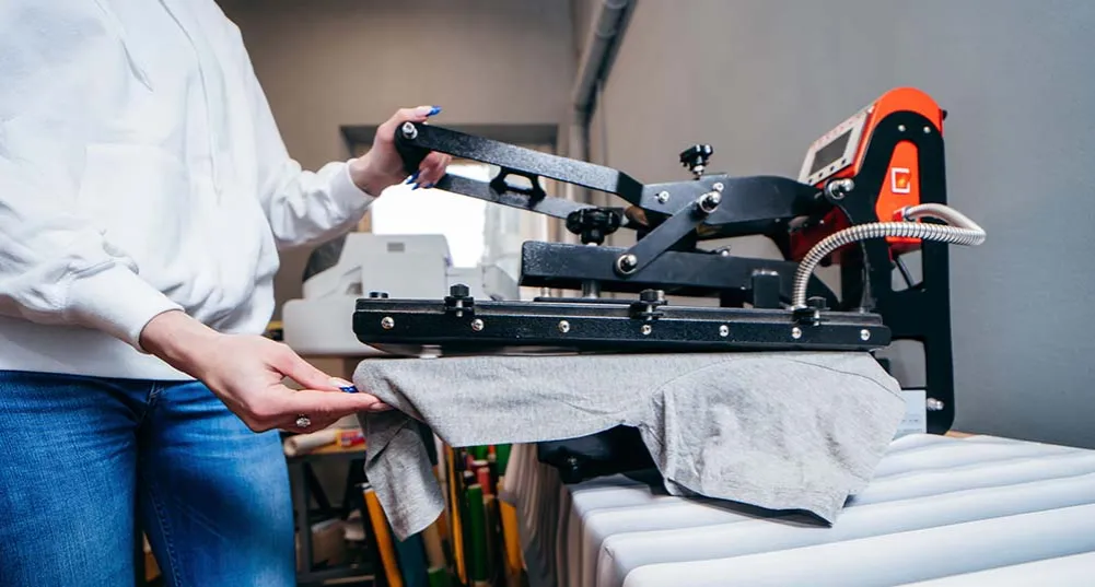 naprawa odklejającego się nadruku żelazkiem