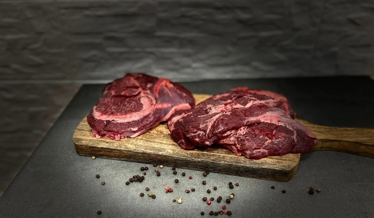 różne rodzaje policzków wołowych lub miejsca zakupu mięsa