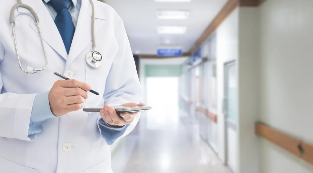 Mapa Polski z zaznaczonymi trasami do neurologa NFZ