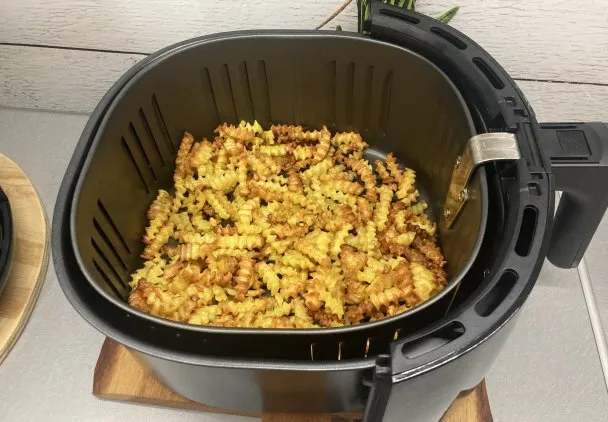 jak przygotować frytki w air fryerze
