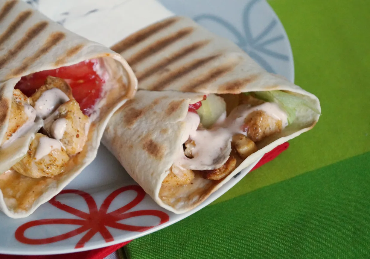 kebab w tortilli r&oacute;żne rodzaje