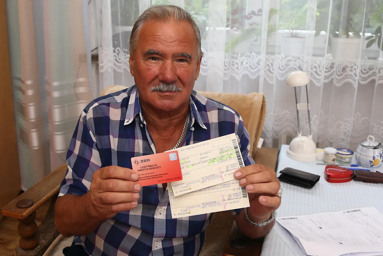 Mandat za nieważną legitymację