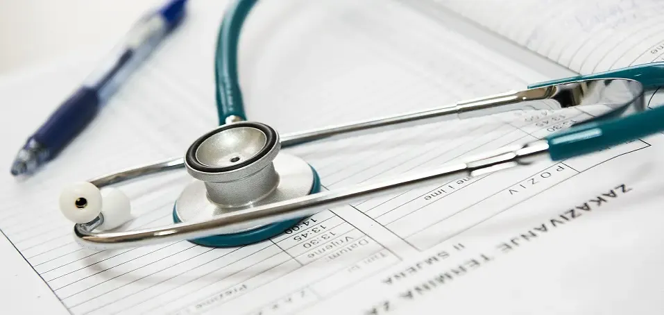 porównanie NFZ prywatna opieka zdrowotna