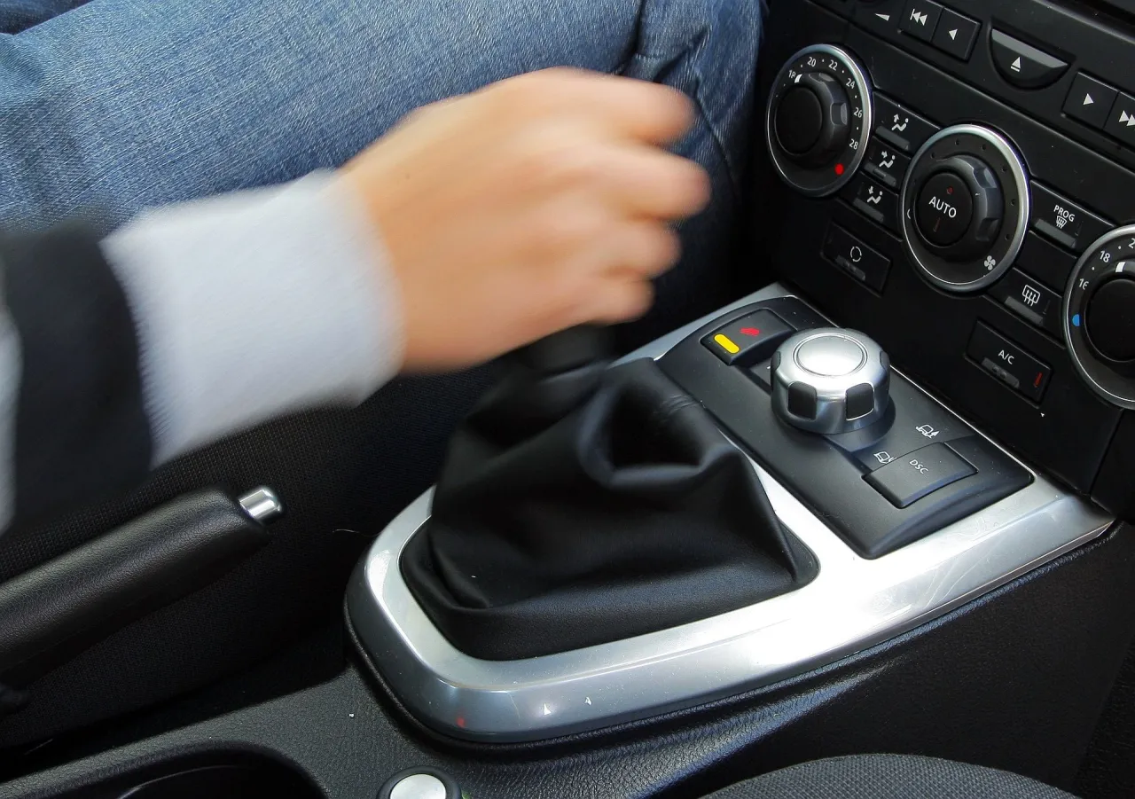 hamowanie silnikiem korzyści