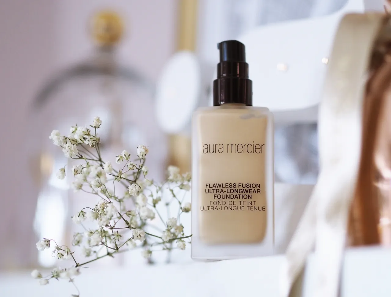 Bestsellery makijażowe Douglas Estee Lauder MAC Laura Mercier