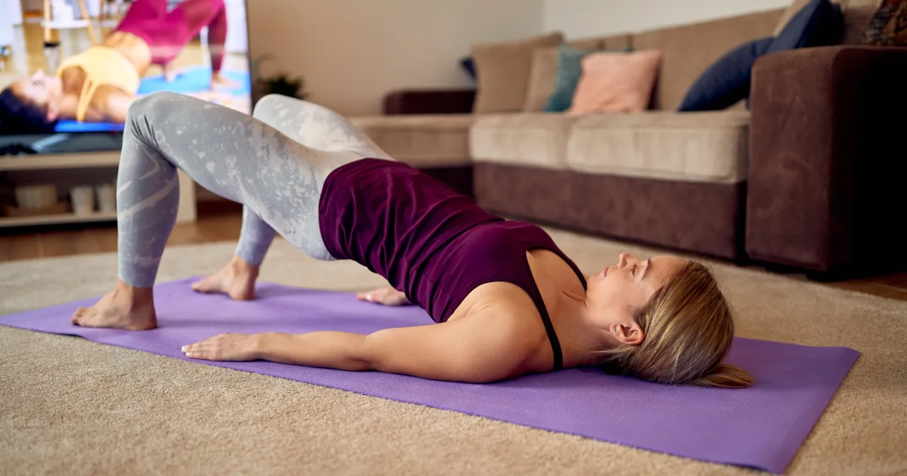 Różne ćwiczenia na nogi w domu