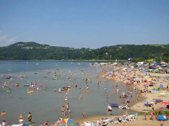 Plaże Jezioro Rożnowskie widok z góry