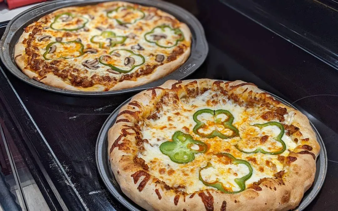 Zdjęcie Pizza maison : la recette inratable pour une p&acirc;te de pro !