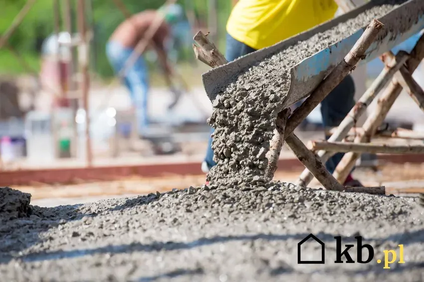 Zdjęcie Ile piasku do cementu? Sprawdź idealne proporcje dla betonu