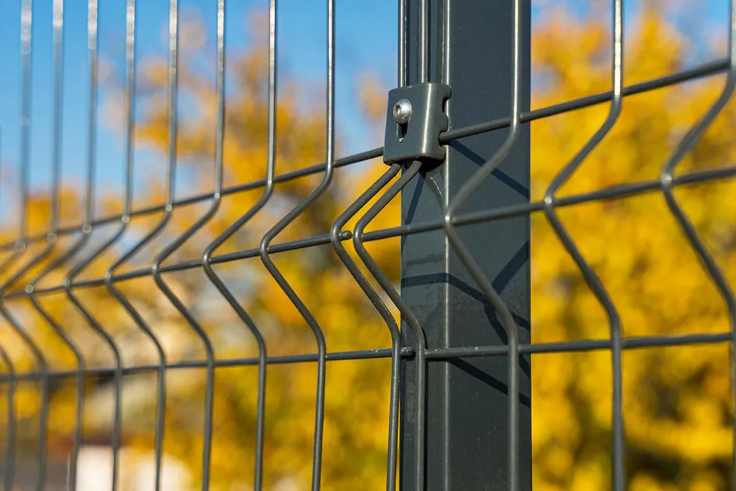 Zdjęcie Ile kosztuje ogrodzenie panelowe? Zaskakująco niskie ceny i prawdziwe koszty budowy