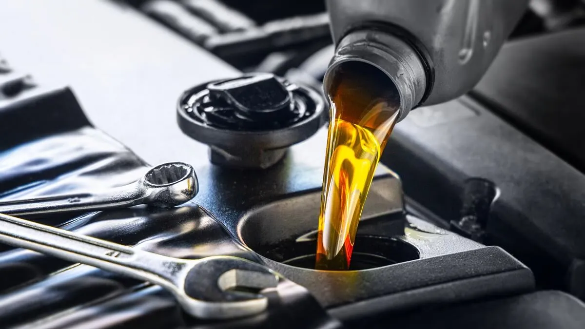 Zdjęcie Co ile wymiana oleju 5W30 diesel? Kluczowe informacje dla kierowców