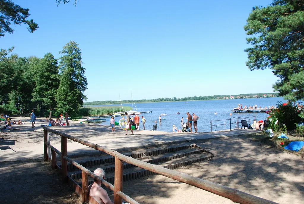 Zdjęcie Wypoczynek nad jeziorem Lubuskie - idealne miejsca na relaks i zabawę