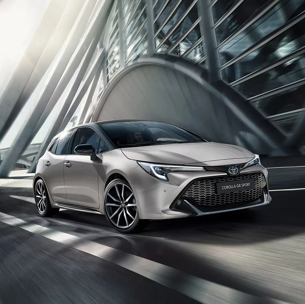 Zdjęcie Ile kosztuje Toyota hybryda? Ceny, porównania i oferty promocyjne