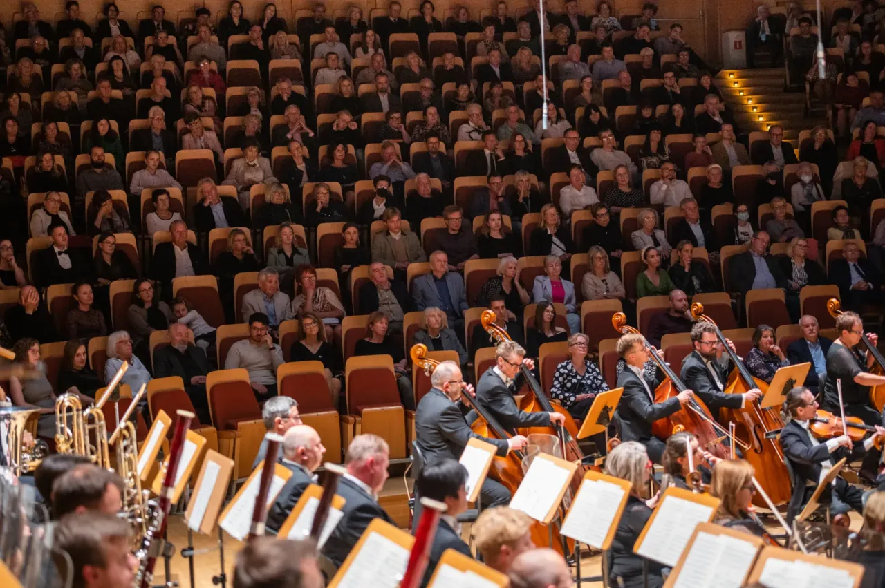 Zdjęcie Jak się ubrać na koncert Bocellego? Smart elegant to klucz