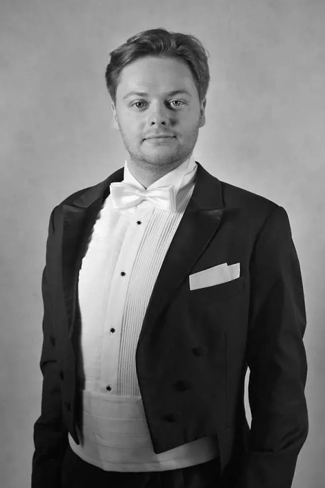 Zdjęcie Tomasz Tracz tenor - fascynująca biografia i osiągnięcia artysty