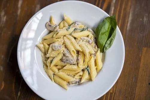 Zdjęcie Ile gram makaronu spaghetti na osobę? Odkryj idealne porcje!