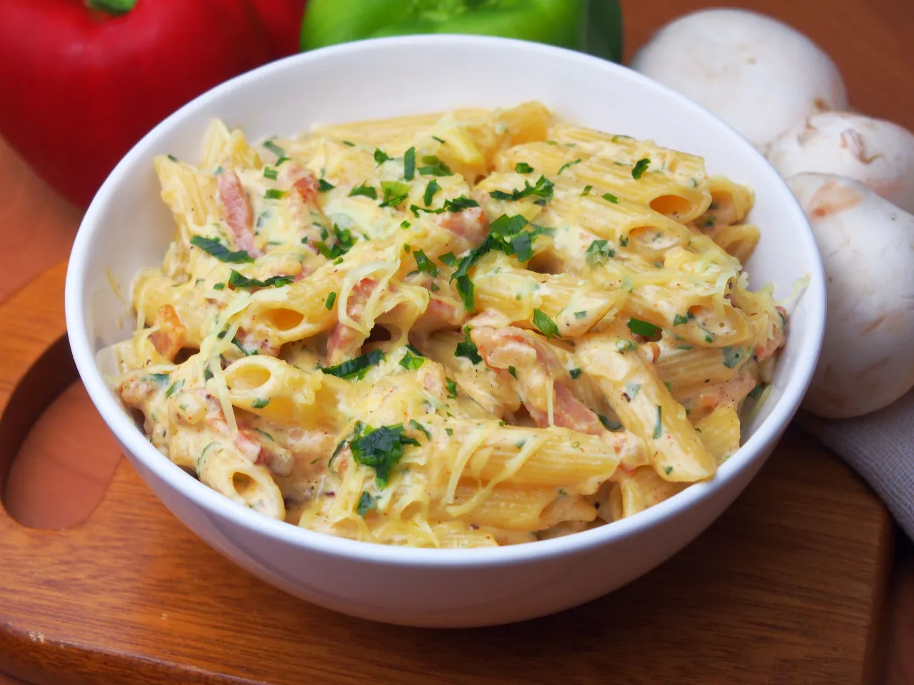 Zdjęcie Prosty przepis na makaron penne z boczkiem, który zachwyci smakiem