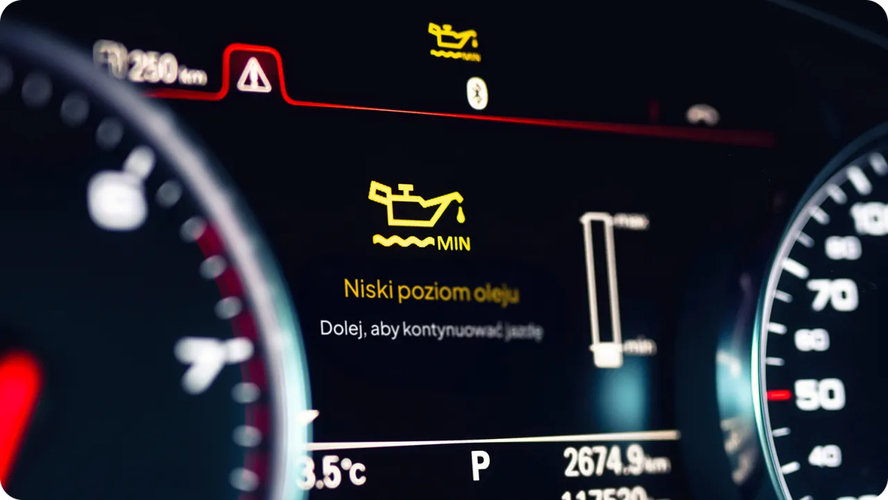 Zdjęcie Kontrolka wymiany oleju ile można jechać i jakie są ryzyka