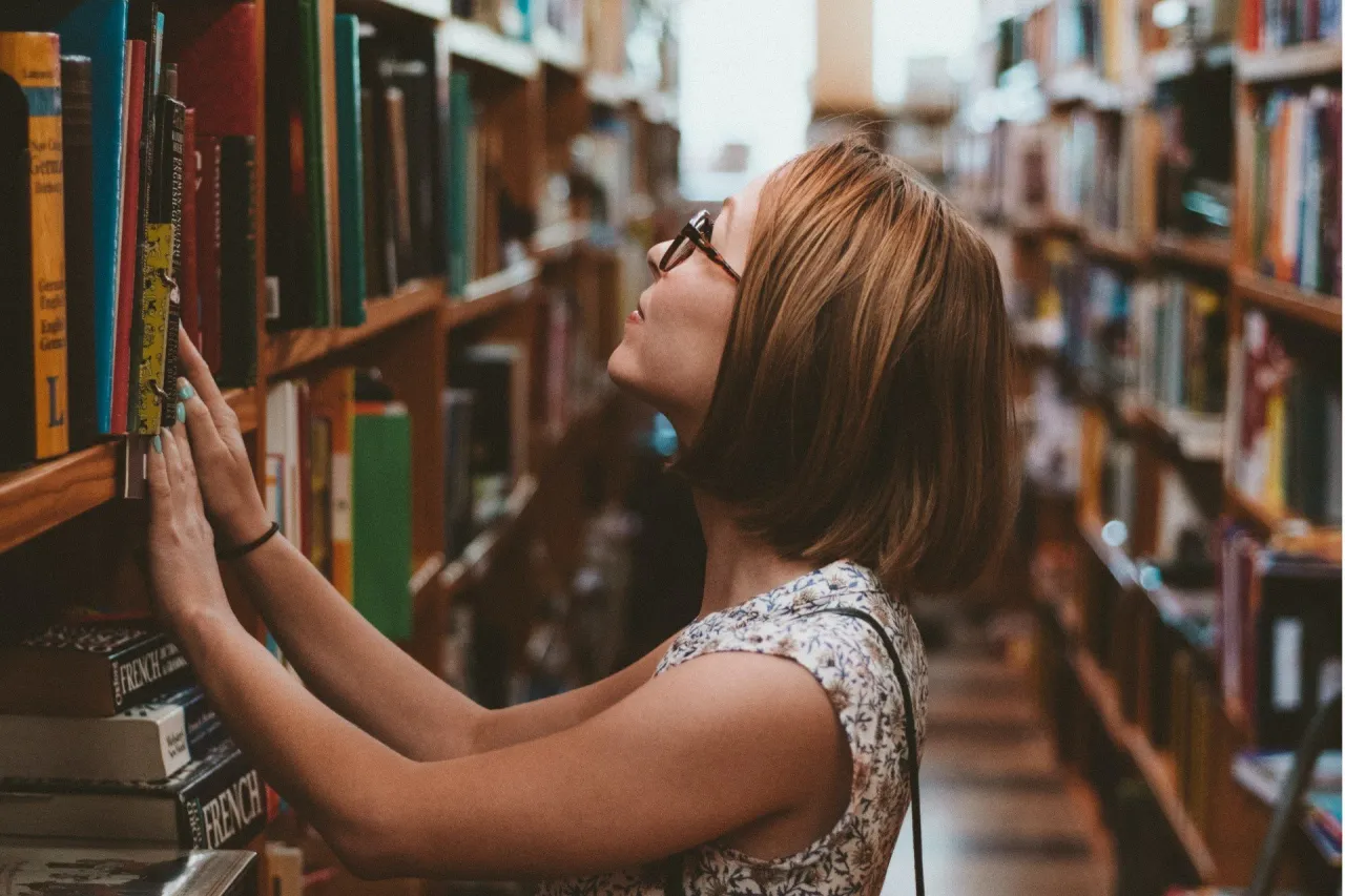 Zdjęcie Jaki tytuł po studiach podyplomowych? Odkryj, co naprawdę otrzymasz