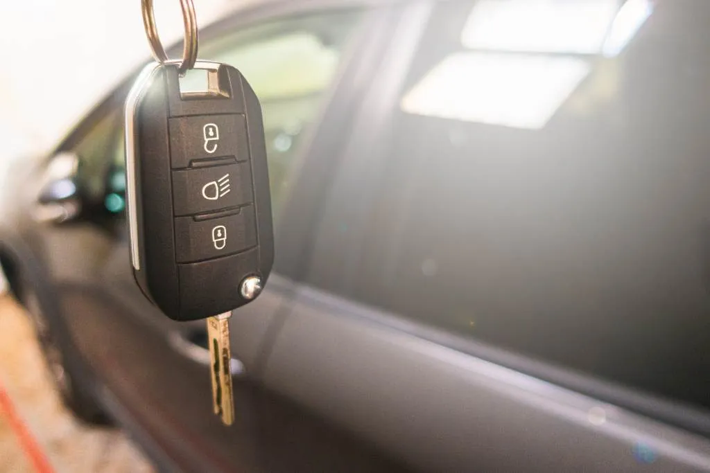 Zdjęcie Jak działa inteligentny kluczyk Toyota? Odkryj jego funkcje i zalety