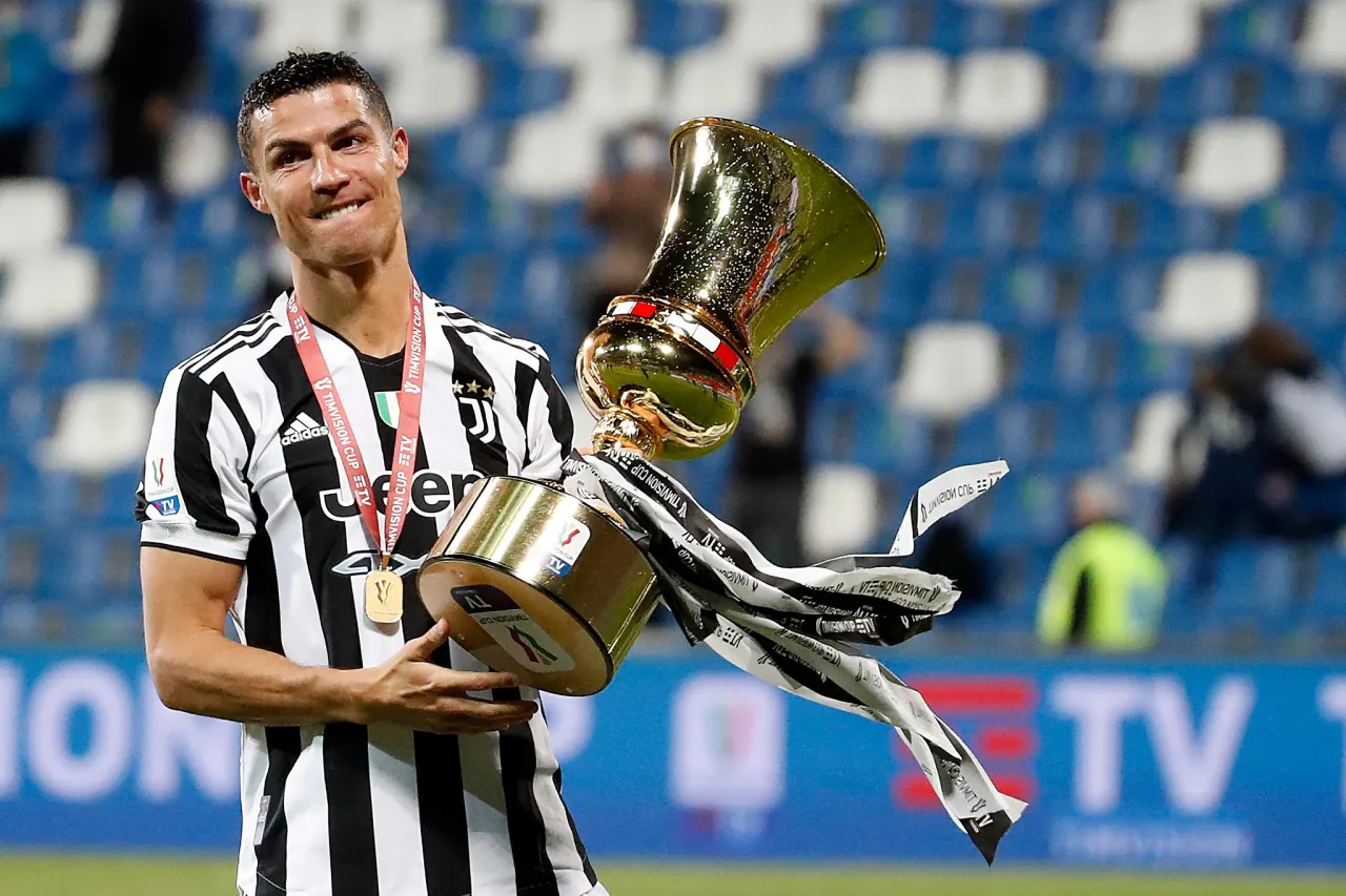 Zdjęcie Ile Ronaldo ma pucharów? Zaskakująca liczba trofeów piłkarza