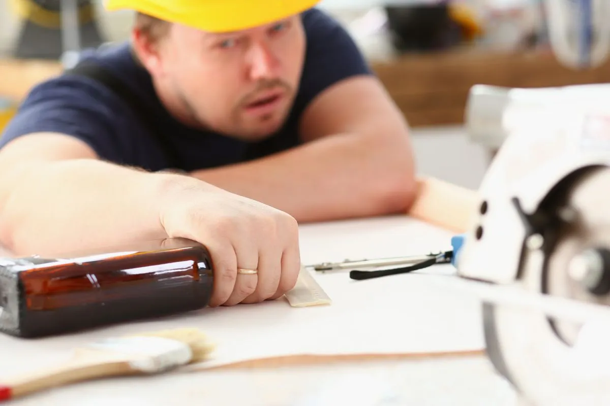 Zdjęcie Spożywanie alkoholu w pracy: konsekwencje i przepisy kodeksu wykroczeń