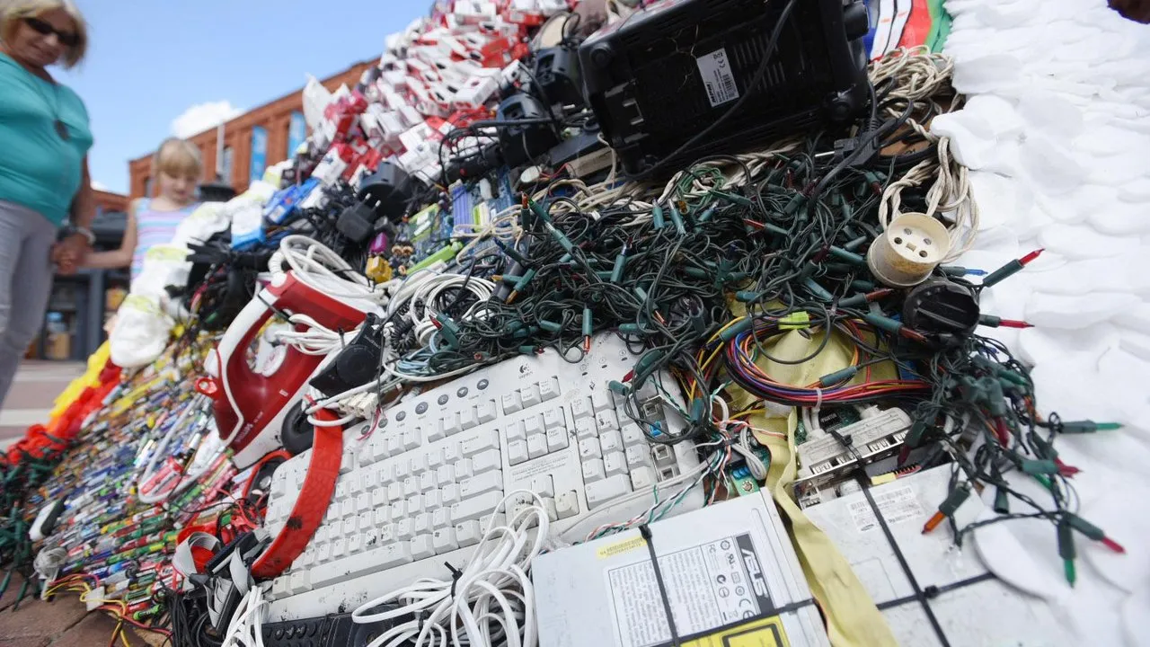 Zdjęcie Gdzie oddać elektrośmieci w Łodzi? Sprawdź punkty odbioru i usługi