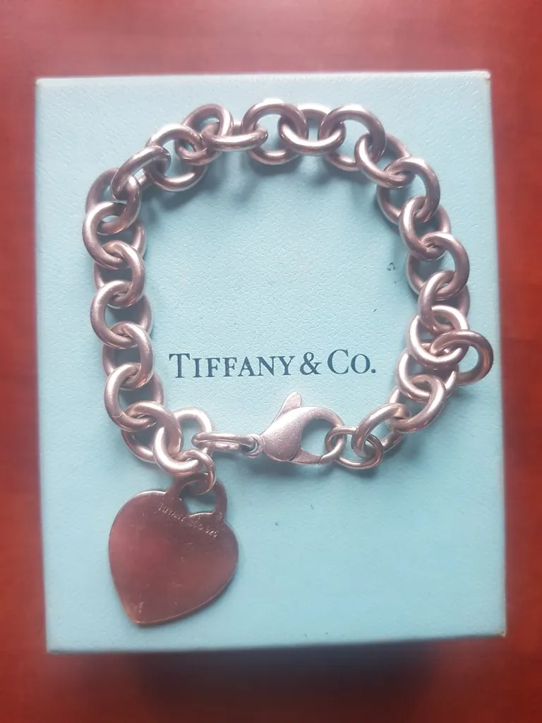 Zdjęcie Tiffany &amp; Co. bransoletka z serduszkiem – idealny prezent na każdą okazję