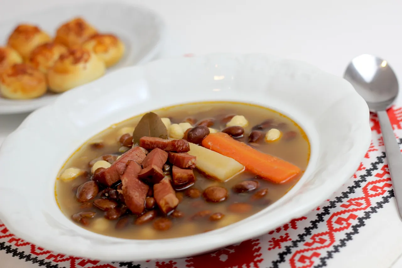 Zdjęcie Ile kcal ma zupa fasolowa? Zaskakująco niskie kalorie w porcji