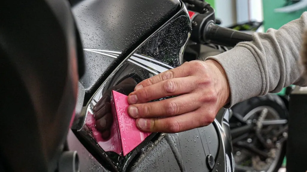Zdjęcie Jak myć motocykl na myjni bezdotykowej bez ryzyka uszkodzeń