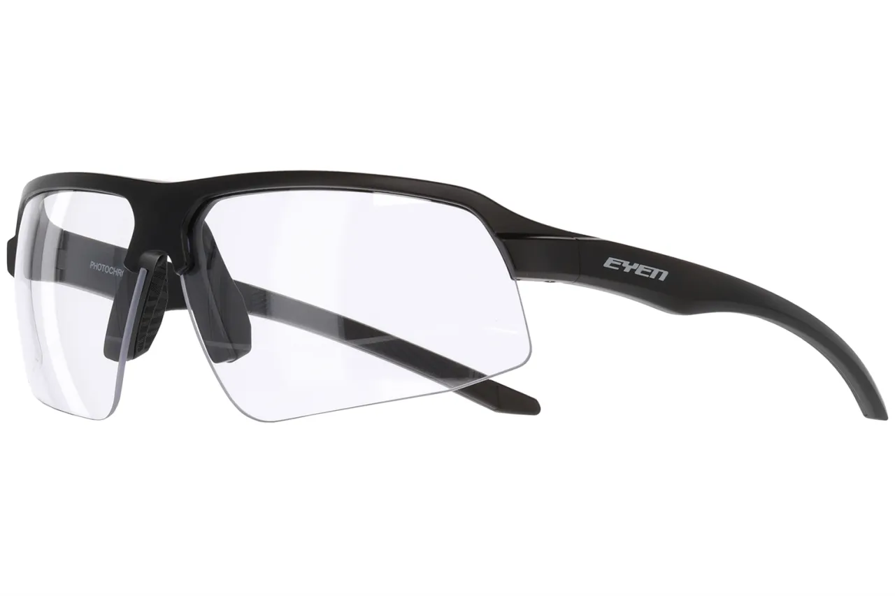 Zdjęcie Okulary fotochromowe na rower – czy naprawdę warto je mieć?