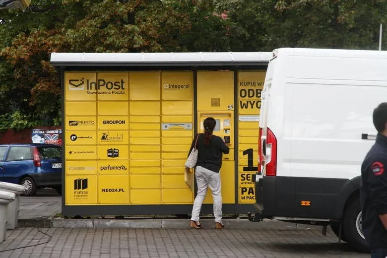 Zdjęcie Czy InPost dostarcza do paczkomatów w sobotę? Sprawdź warunki dostawy