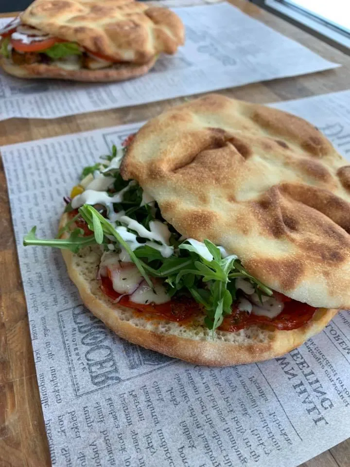 Zdjęcie Gdzie dobrze zjeść w Krynicy Morskiej? Odkryj najlepsze restauracje
