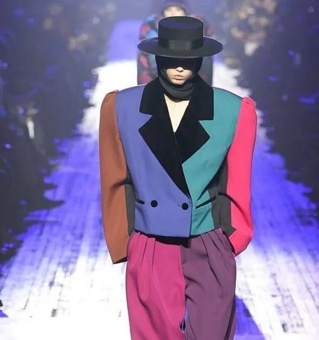 Zdjęcie Jak chodzą modelki? Odkryj sekrety ich wyjątkowego stylu na wybiegu